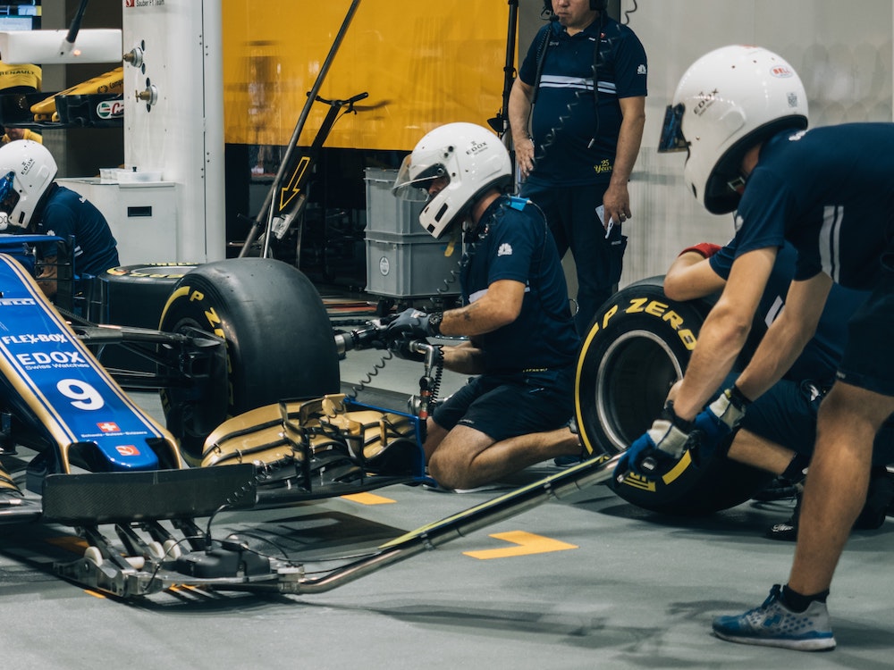 Teamwork Lessons from McLaren Racing Team Mechanic at SESAM 2021