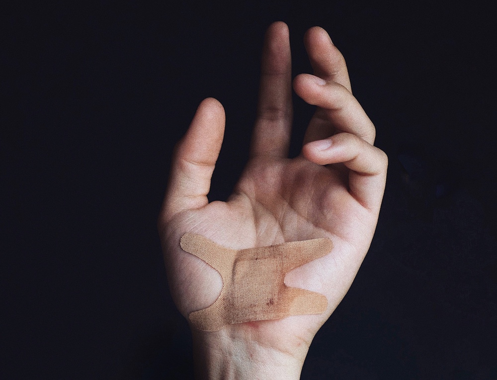 How to Use Low-Budget Props, Moulage to Set Healthcare Simulation Scenes