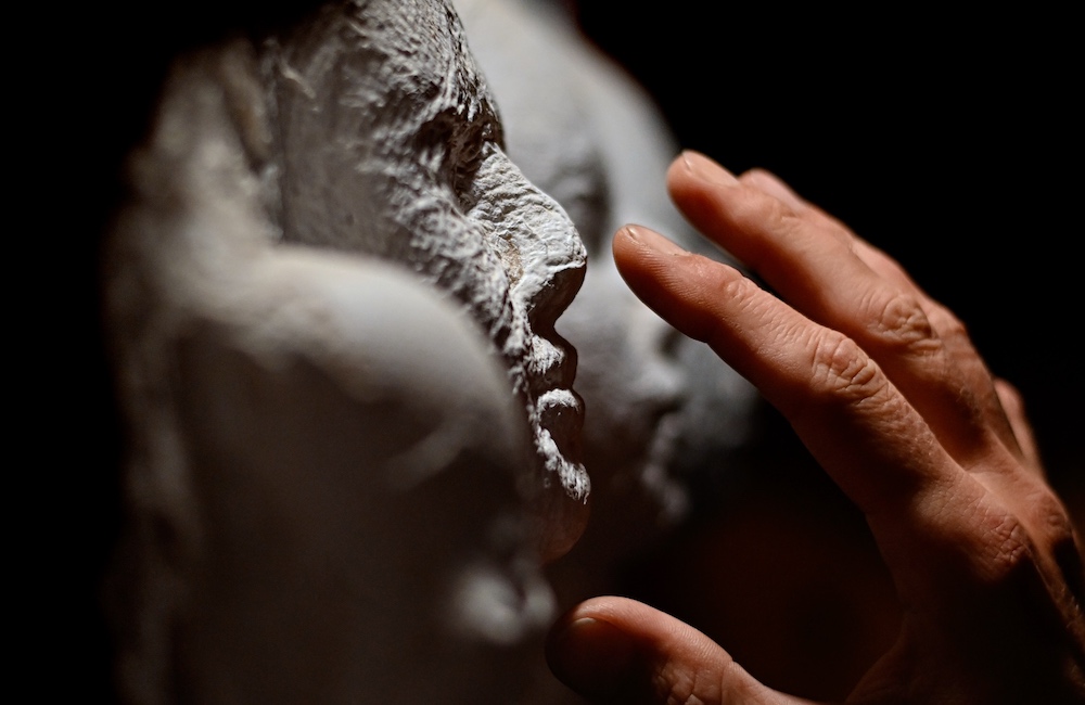 Use of Diverse Facial Overlays for Simulation-Based Medical Training