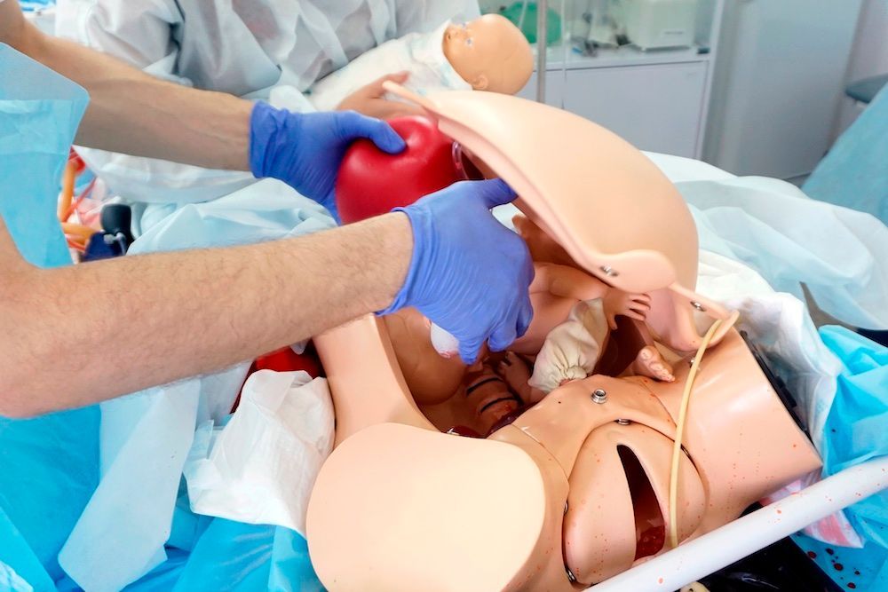 Tecnología Háptica en la Simulación Obstétrica: Avances y Aplicaciones