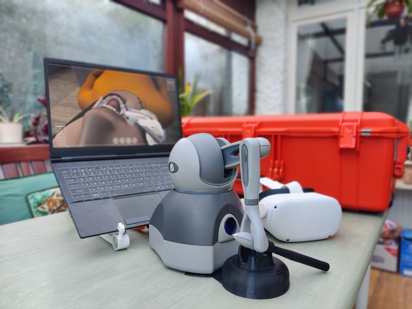 World’s First Haptic & VR Dental Simulator Provides Remote Training Opportunities